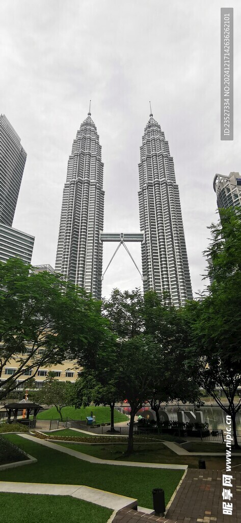 远眺吉隆坡双子塔