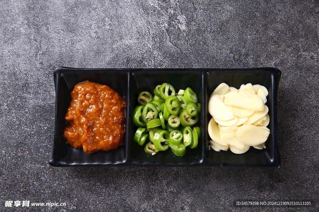 生菜酱 辣酱圈 蒜片 酱料