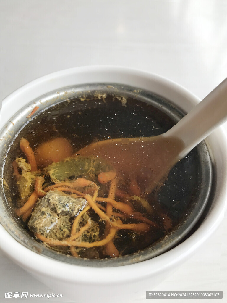虫草花乌鸡汤