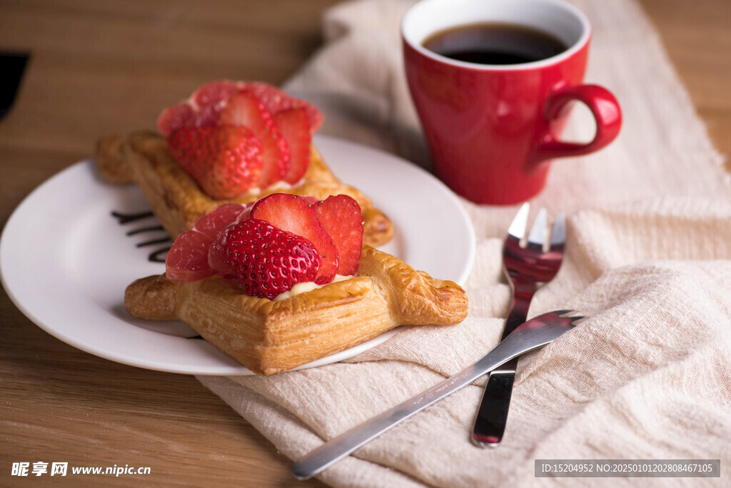 下午茶草莓蛋糕