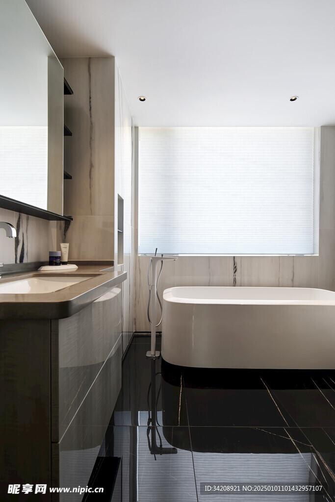 家居客厅卧装修厕所现代卫生间