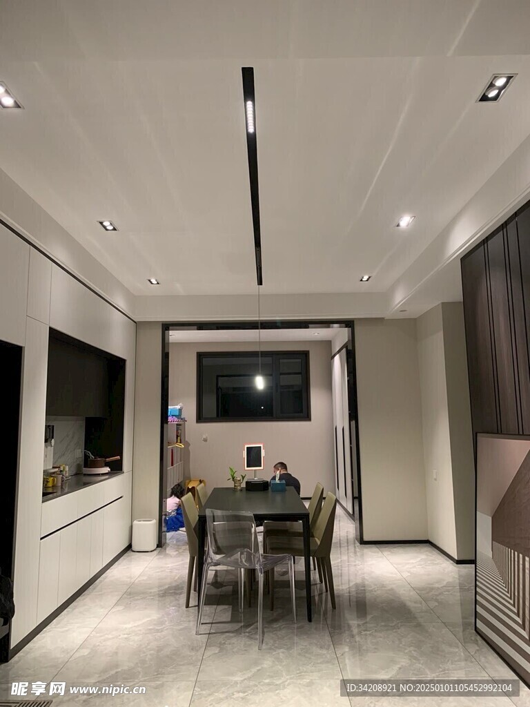 吊顶天花无主灯客厅装修现代简约