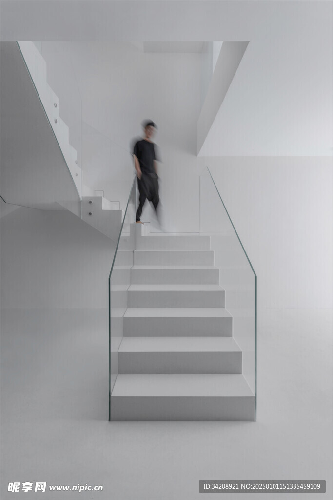 现代楼梯间极简约风家居装饰品