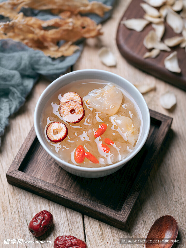 红枣银耳汤