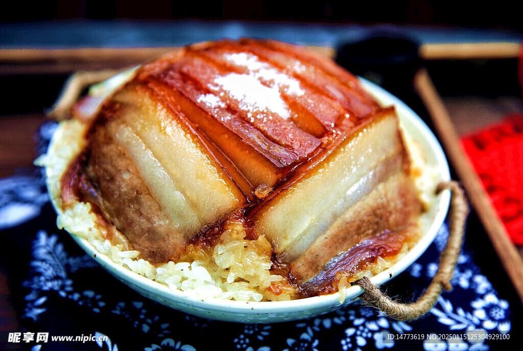 农家扣肉饭