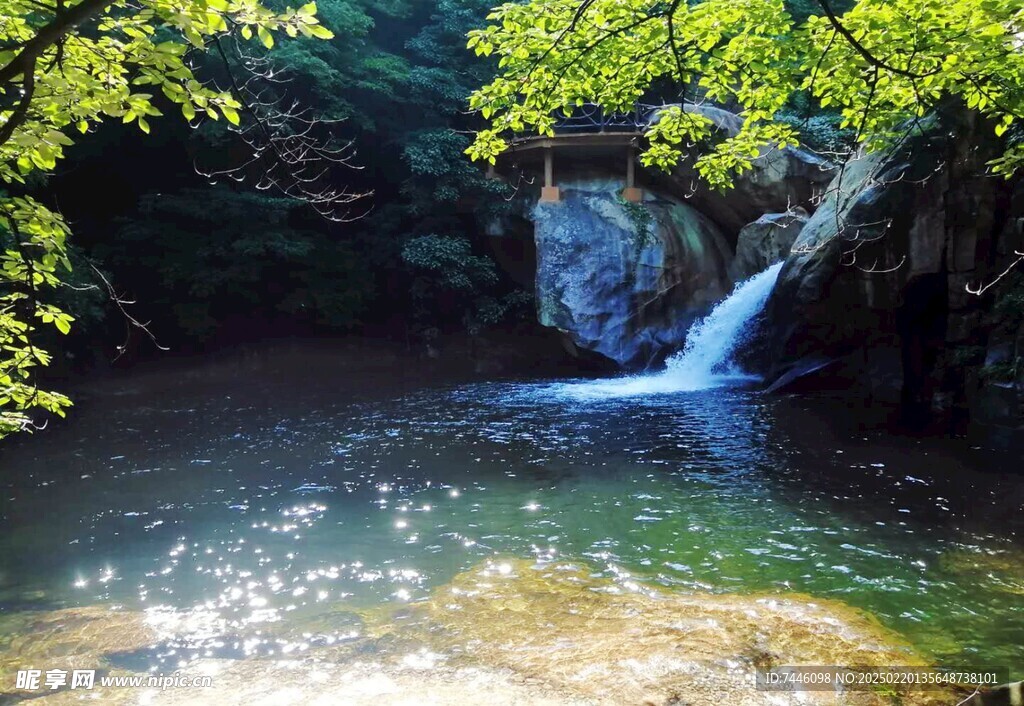 六羊山通天河景区  