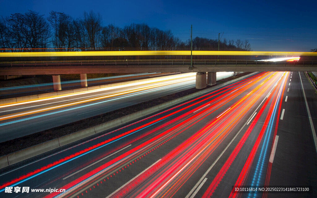 夜晚公路