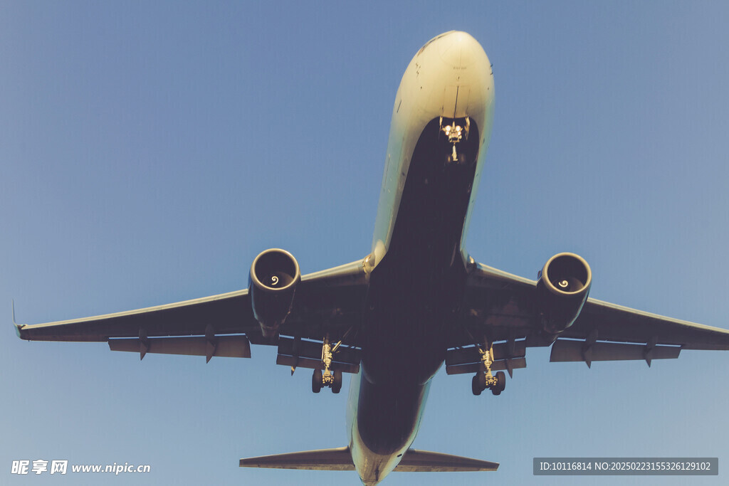 飞机升空