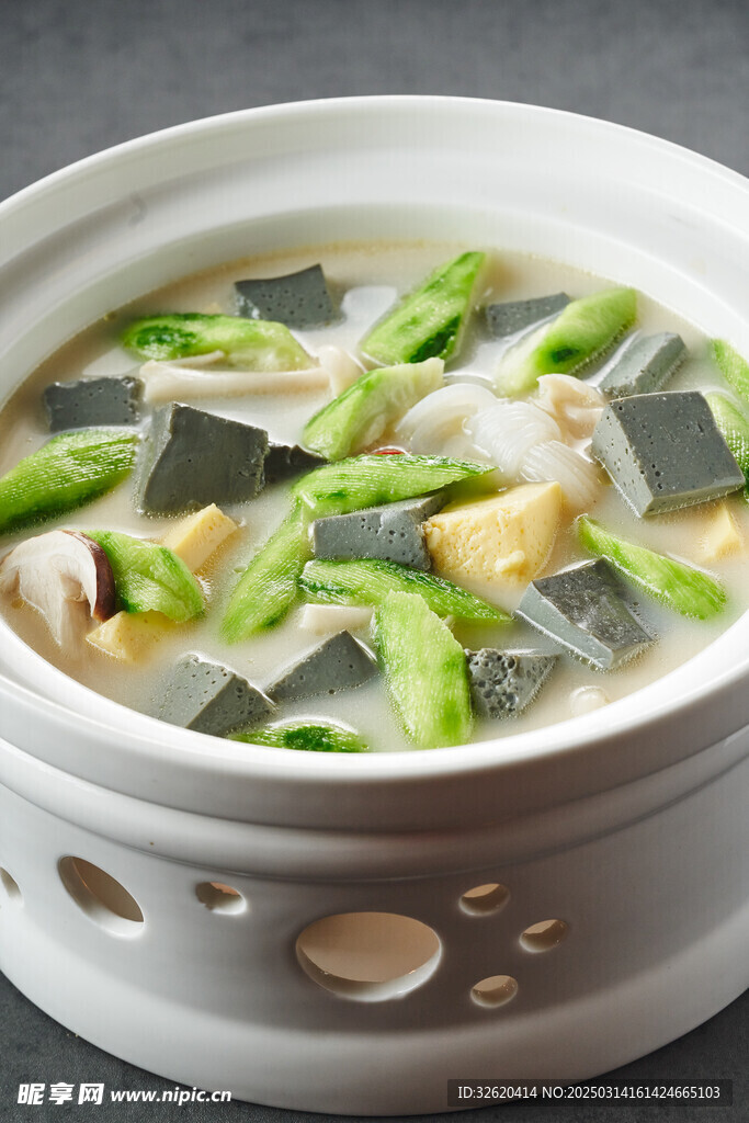 黑豆腐鱼汤