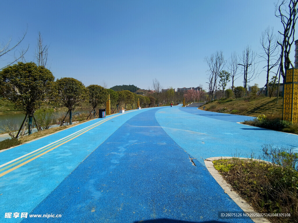 蓝色步道