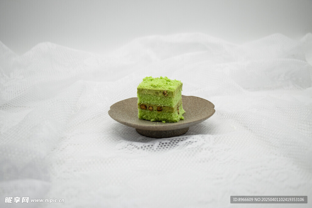 抹茶红豆慕斯蛋糕