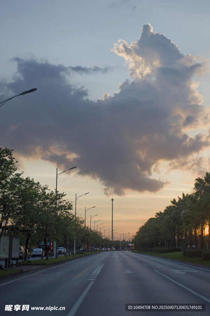 黄昏马路