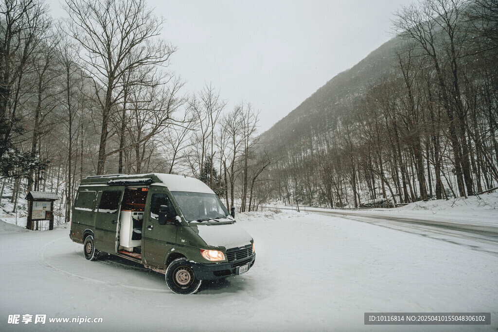 雪地汽车