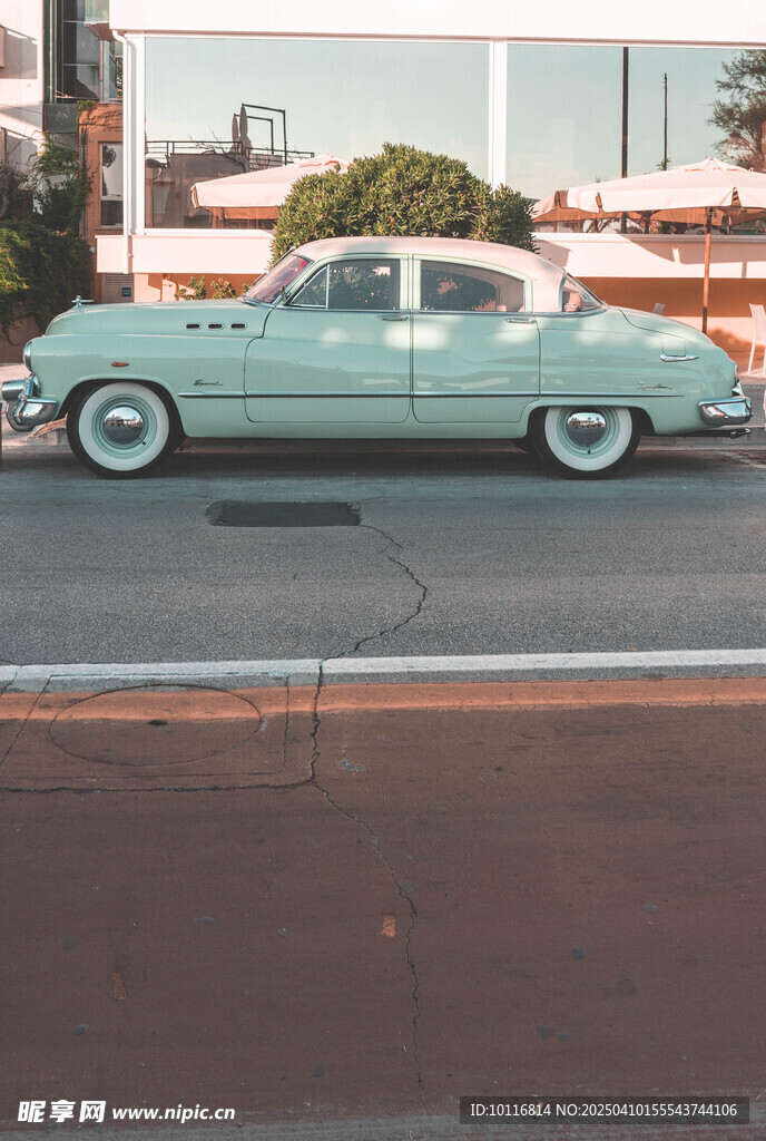 小轿车