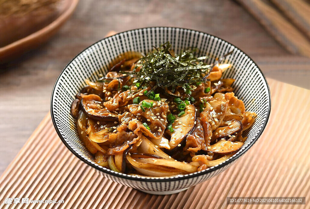 牛丼日式肥牛盖饭