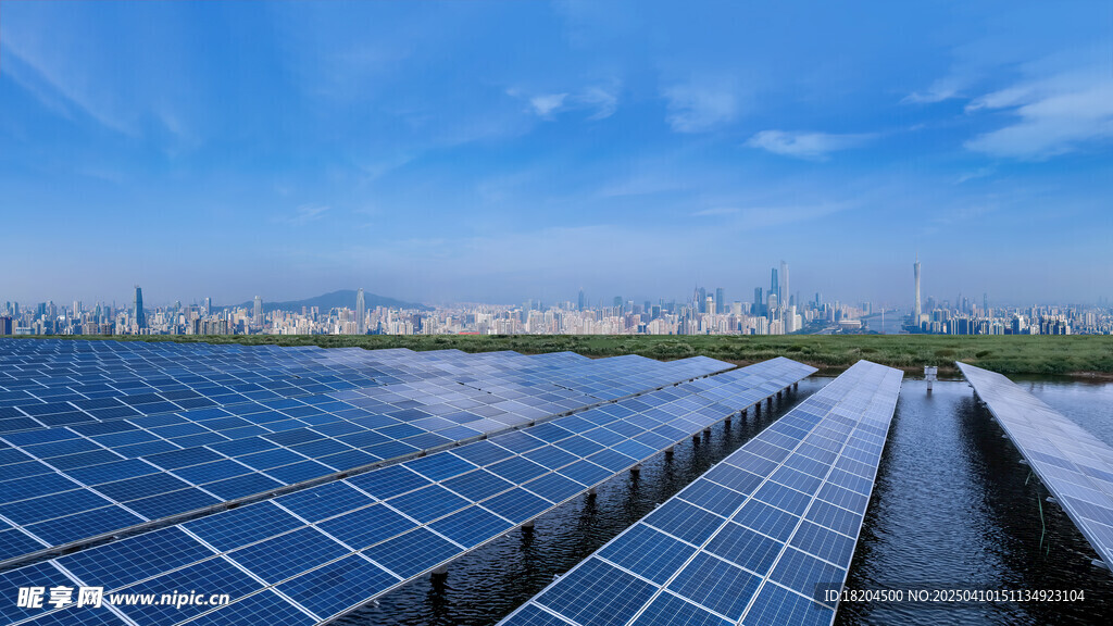蓝色天空 城市 太阳能光伏板