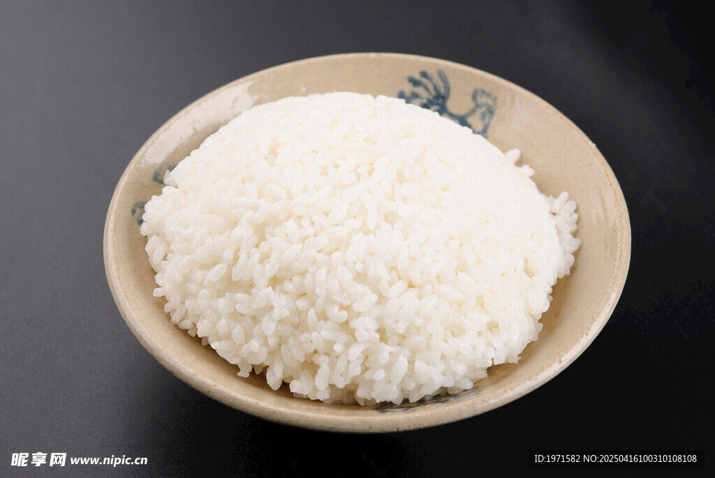 一碗晶莹白米饭