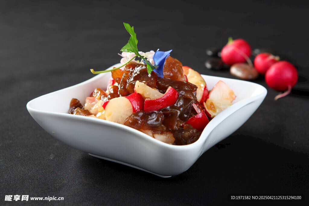 樱桃萝卜拌折头