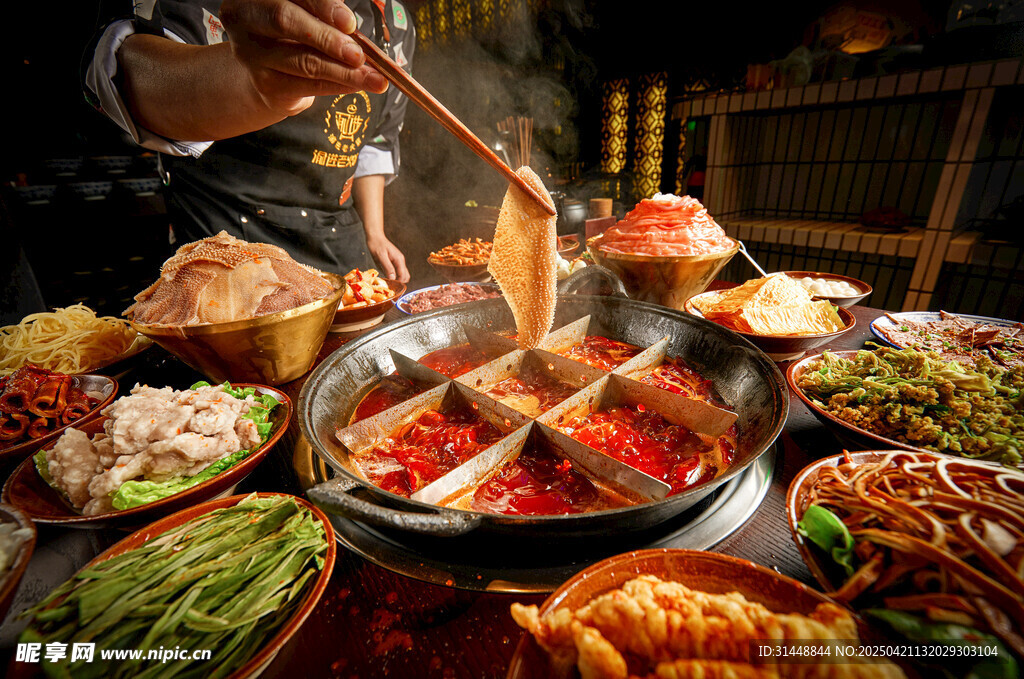 丰盛火锅美食诱人场景