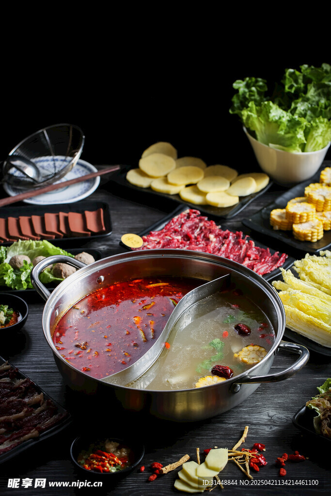 美味火锅食材丰富诱人