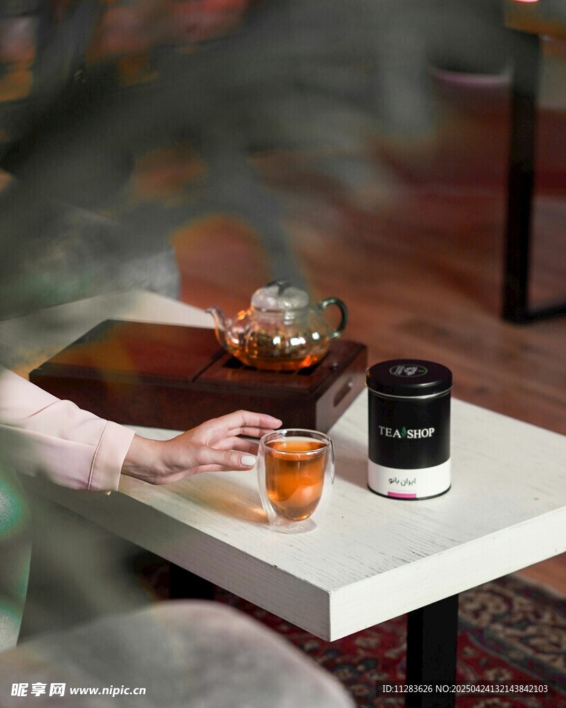 精致茶具与饮品