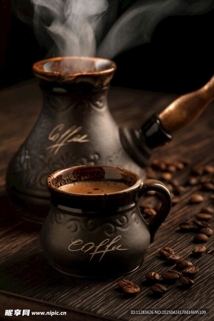 咖啡壶与咖啡杯