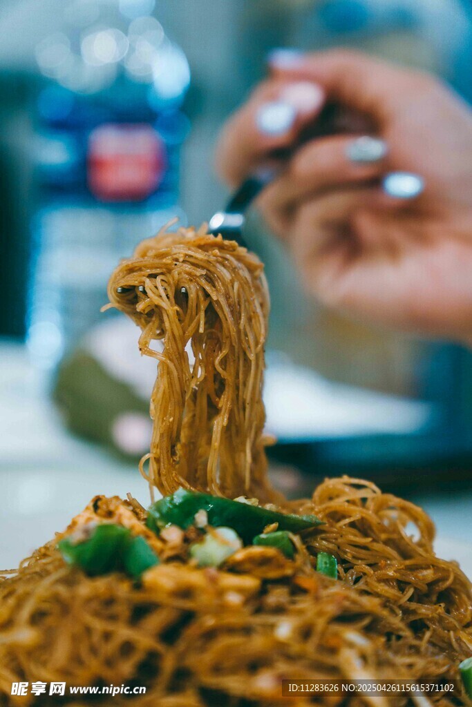 美味拌面诱人瞬间