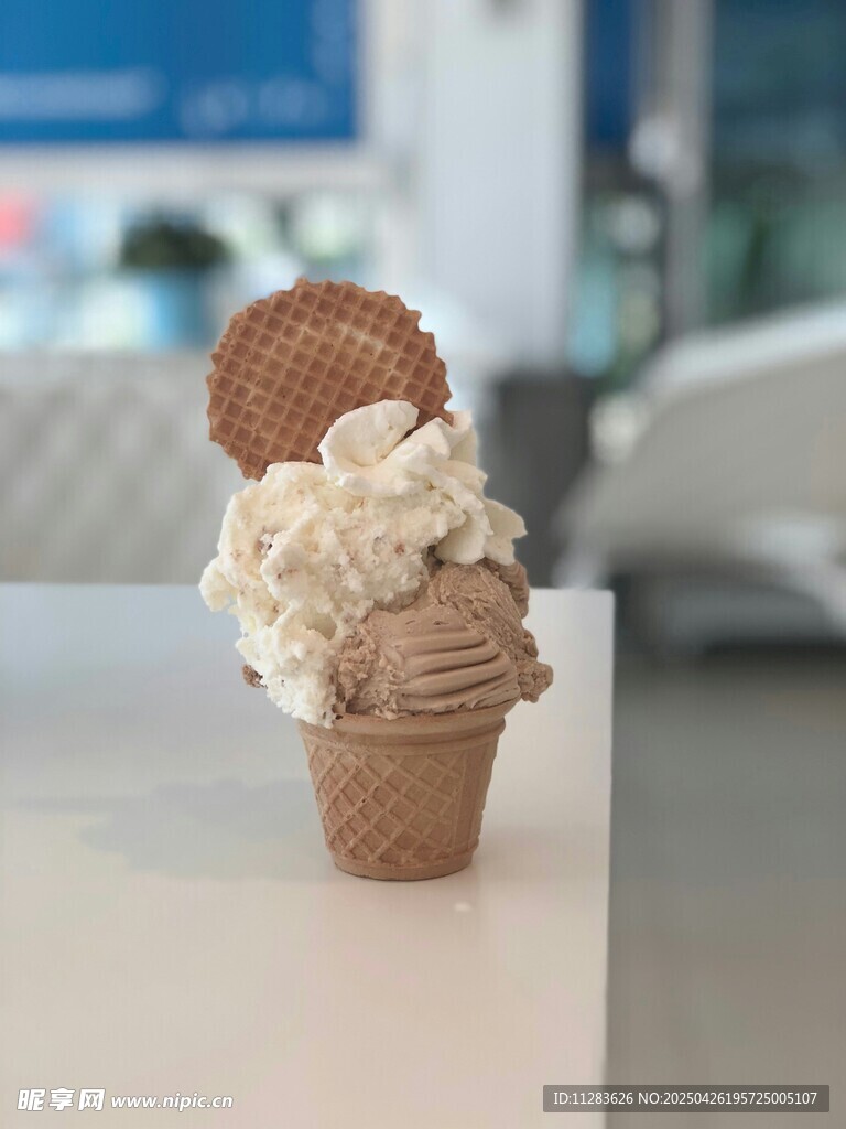美味华夫筒冰淇淋