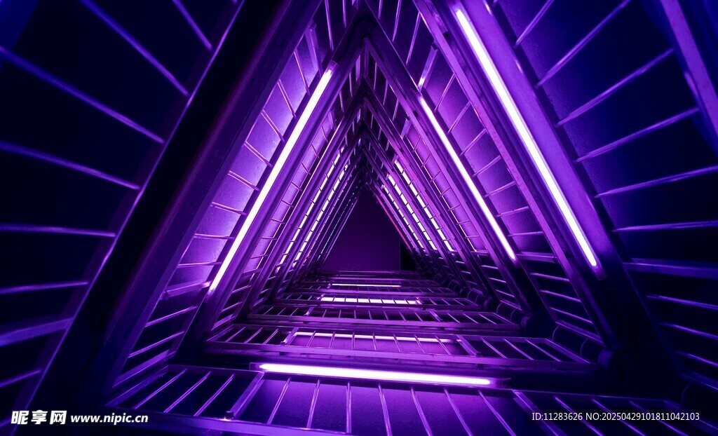 紫色霓虹三角科幻隧道