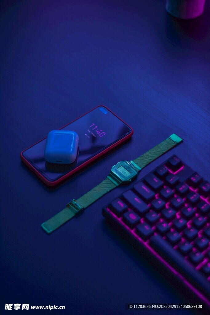 科技风桌面设备展示