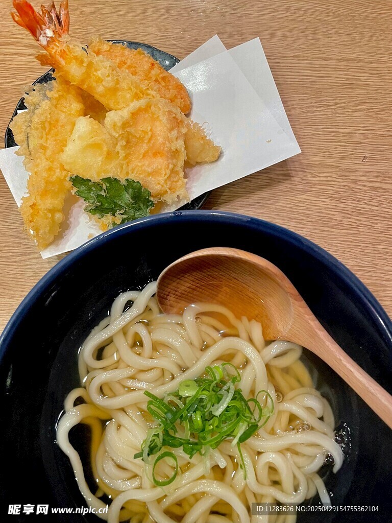 日式拉面配天妇罗美食