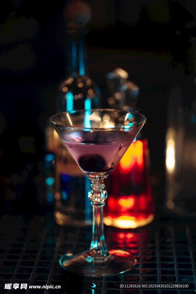 精致马天尼鸡尾酒特写