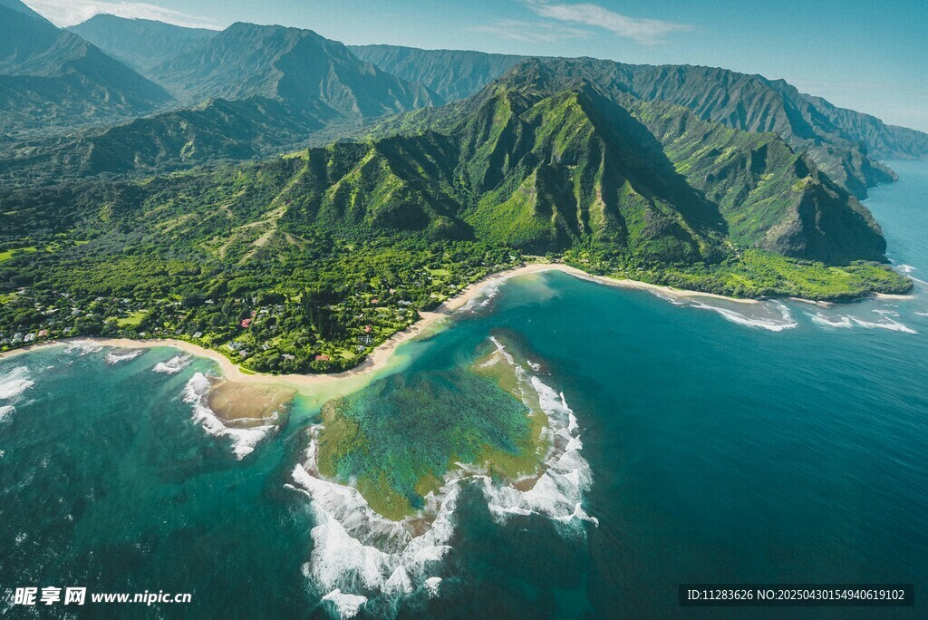 海岛青山碧海绝美风光