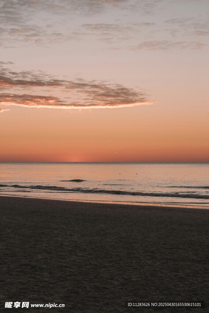海滩日落美景