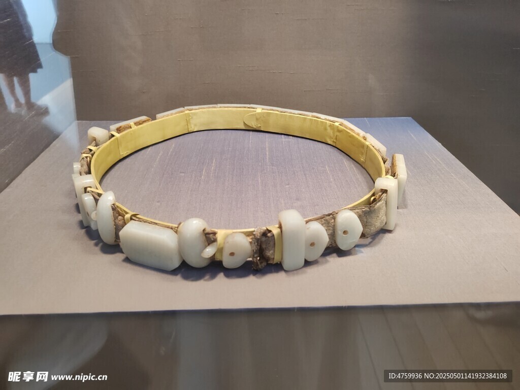 古雅贝壳金质手链展示