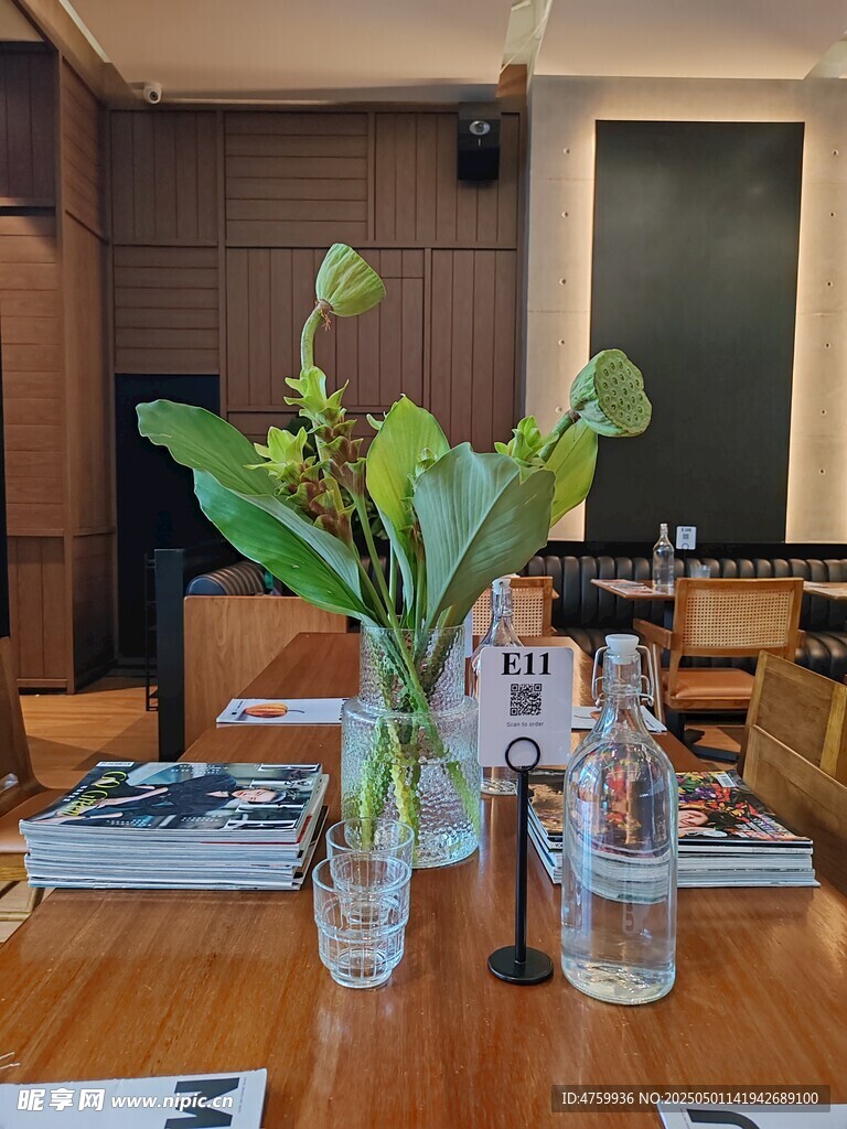 室内木桌花瓶绿植摆件