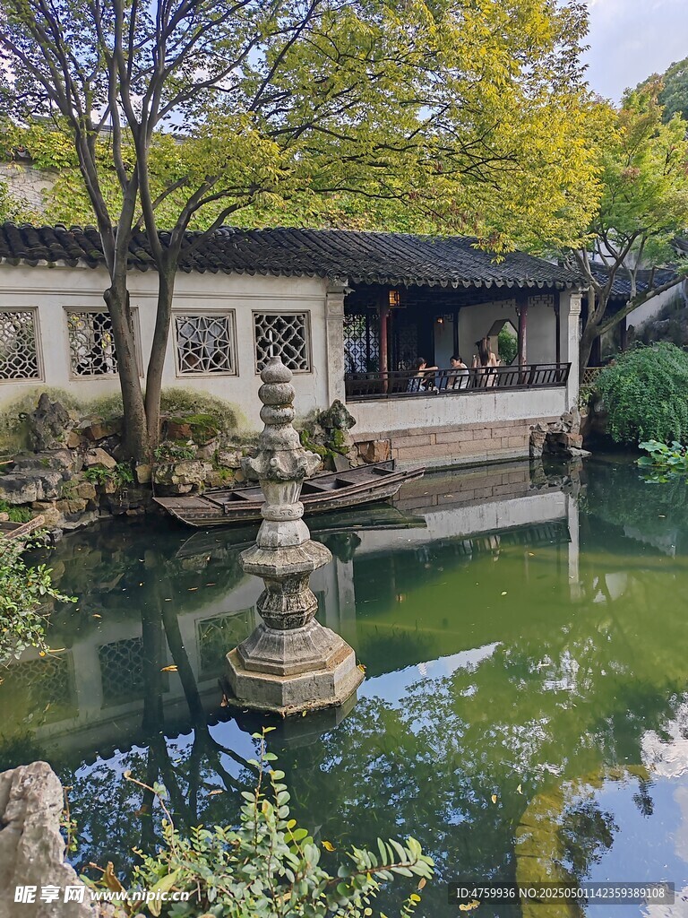 中式园林池塘景致