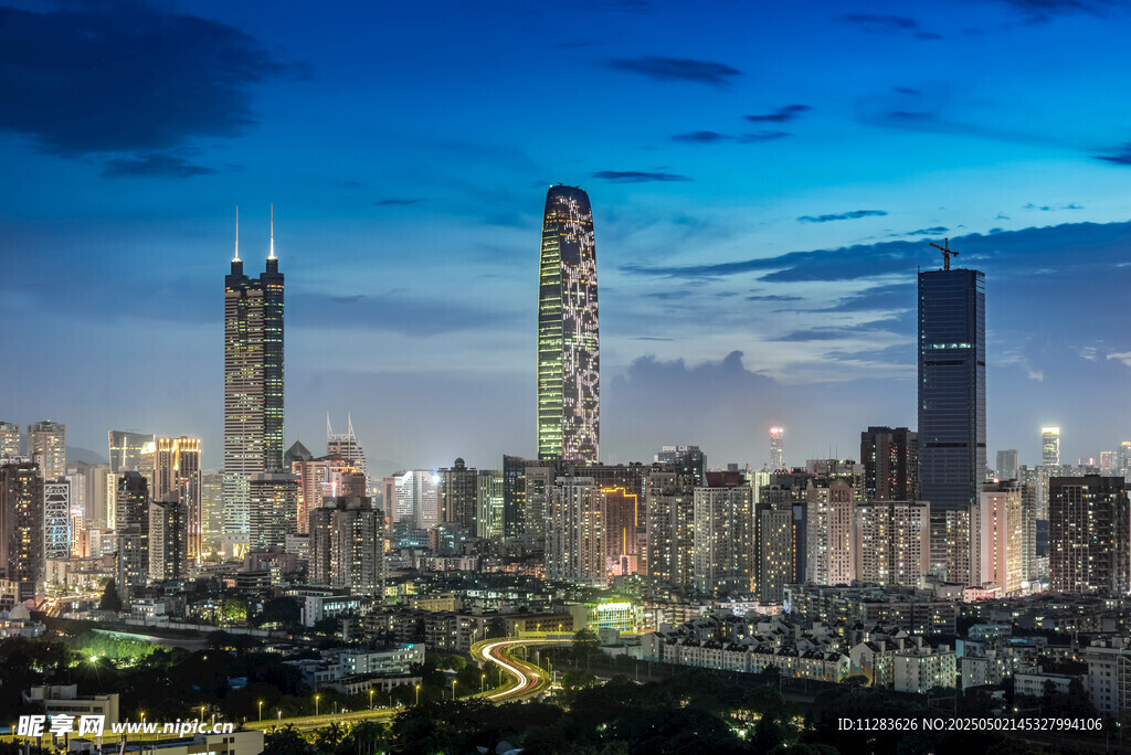 都市璀璨夜景天际线
