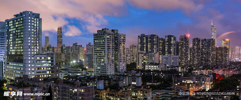 城市黄昏天际线美景