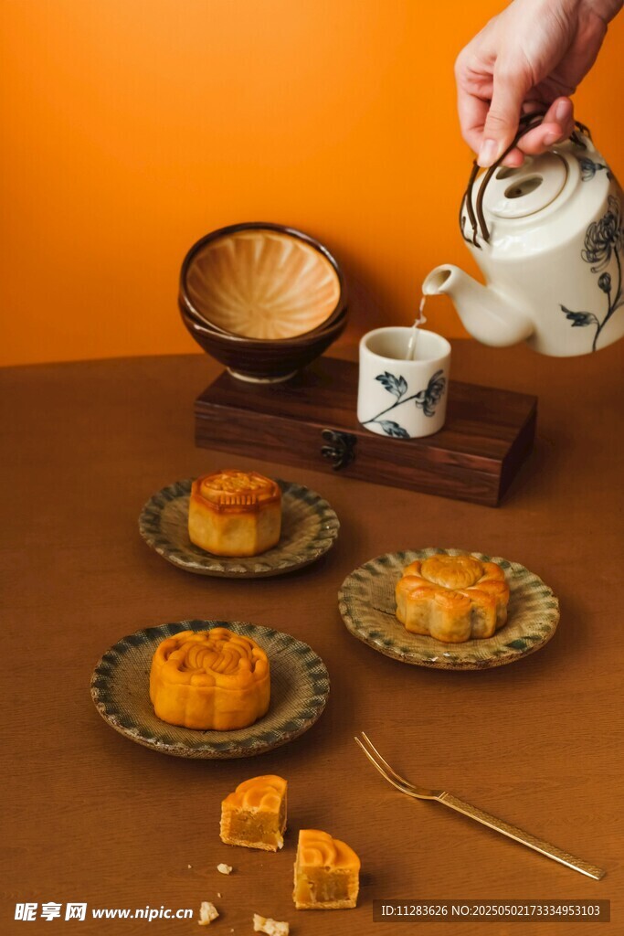 中秋月饼配茶传统场景