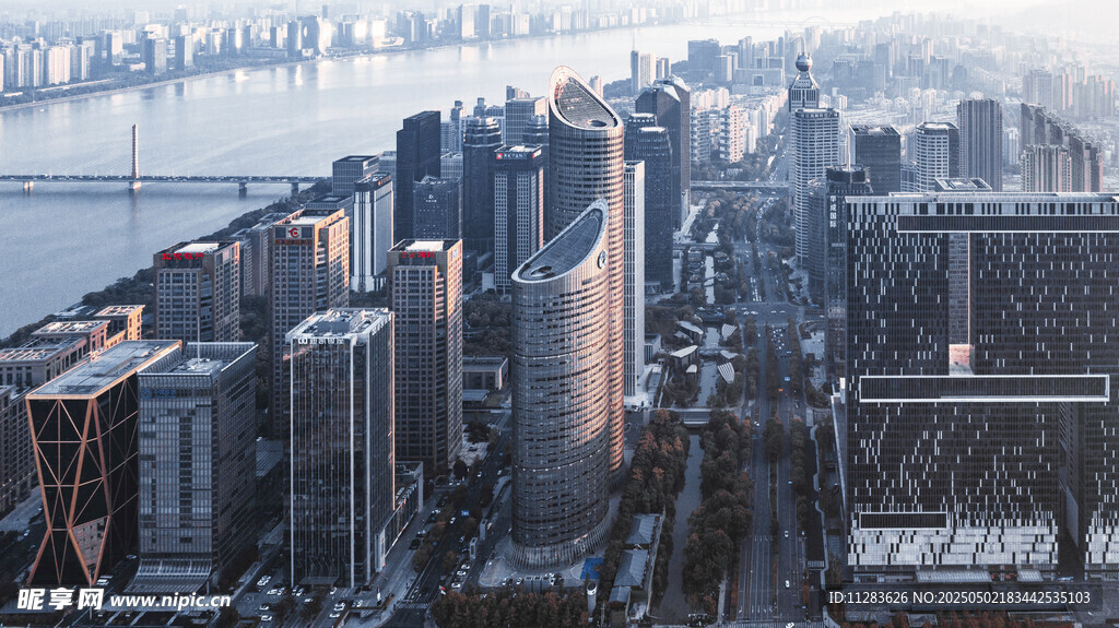 城市天际线俯瞰壮丽景观