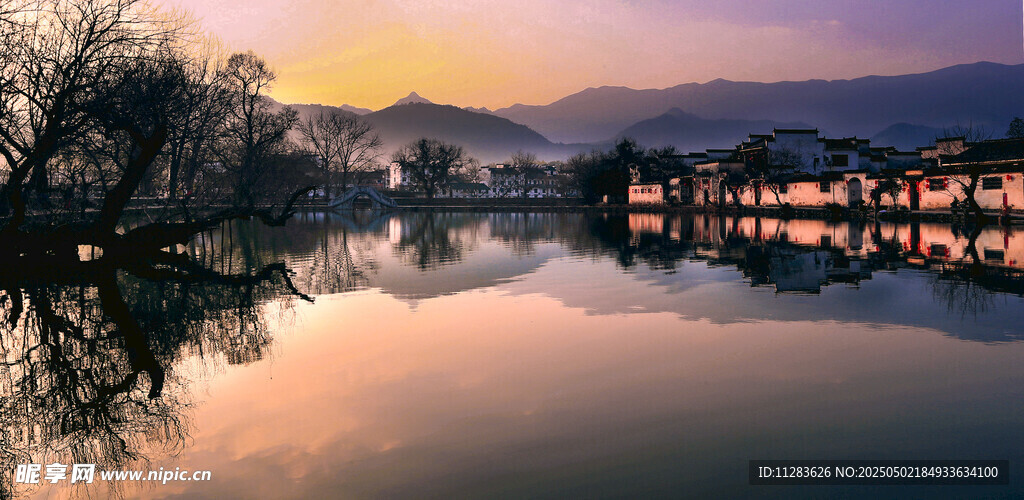 湖畔黄昏美景