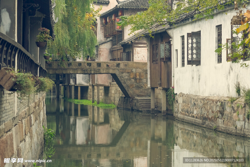 江南水乡古巷小河景致