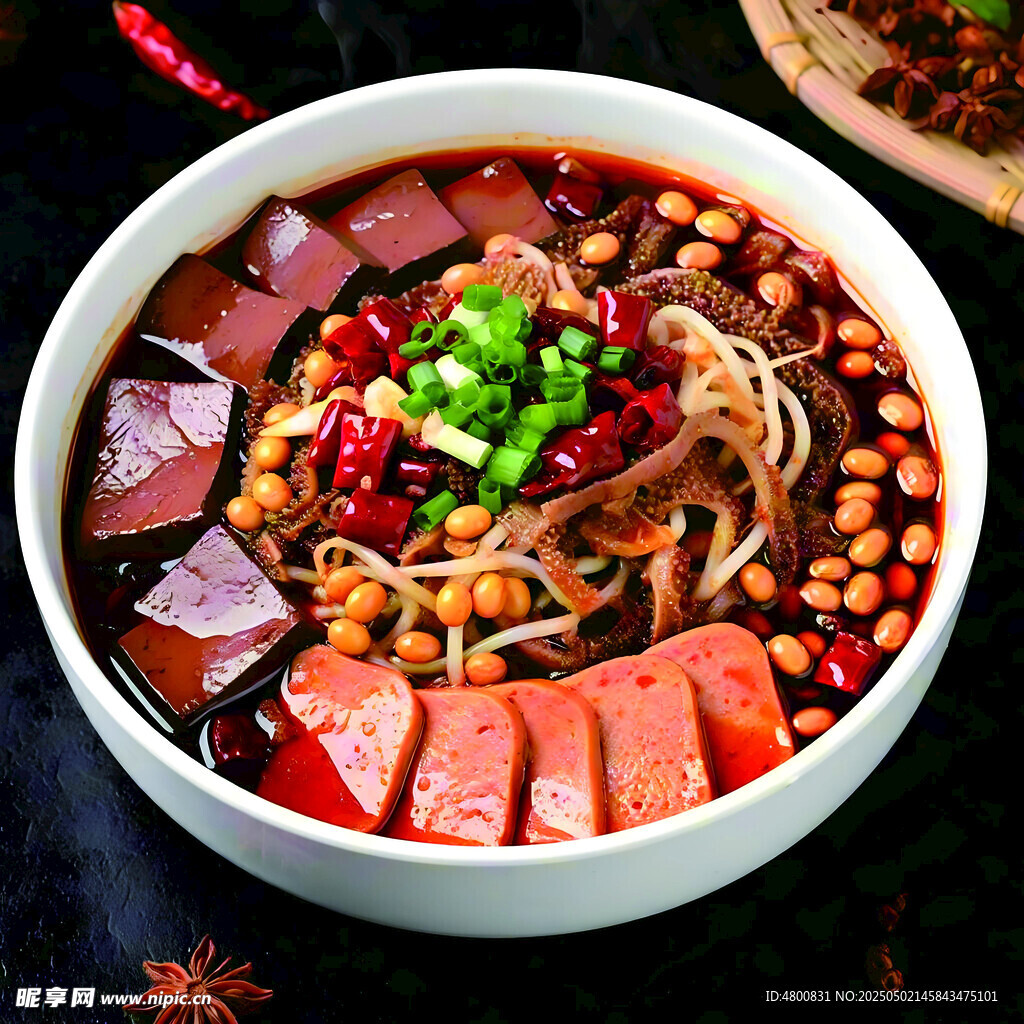 美味毛血旺 食材丰富诱人