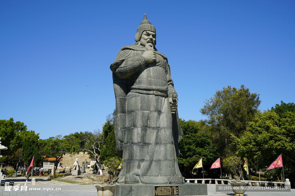 崇武古城戚继光石像