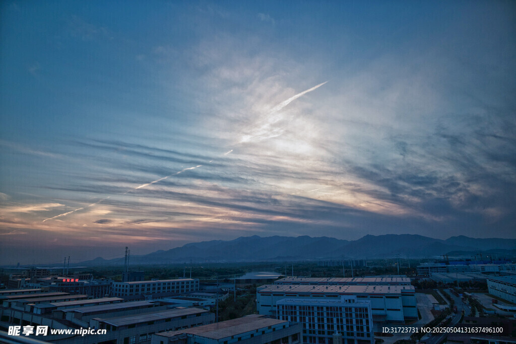 城市黄昏天际线美丽景象