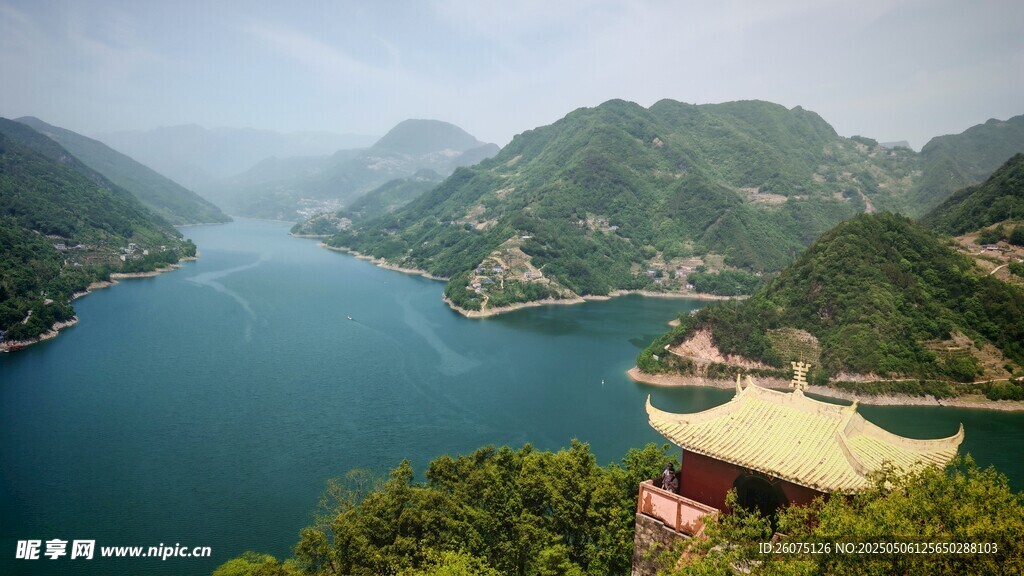 山峦