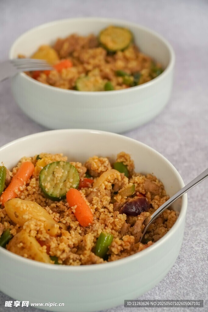 美味蔬菜炒饭两碗