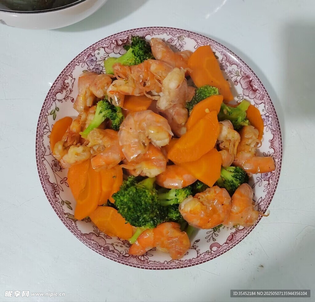 胡萝卜西兰花炒鸡肉