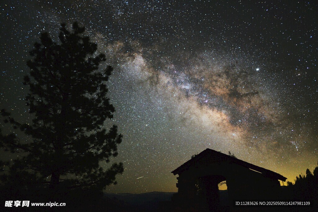 星空下的小屋